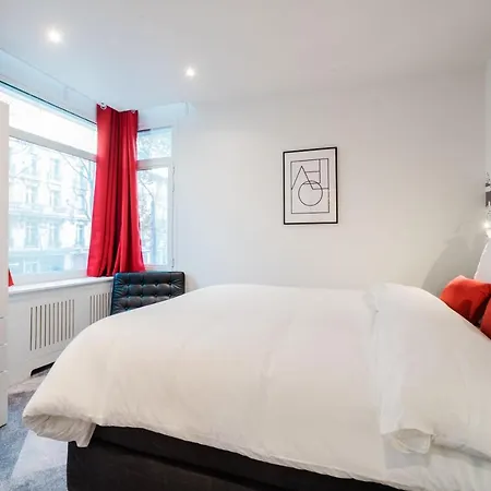 Appartamento Cocteau : Au Coeur De La Rive Gauche, Neuf, Design, 2/4/6 Personnes Parigi